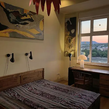 Riverside Gem In The Center Apartman